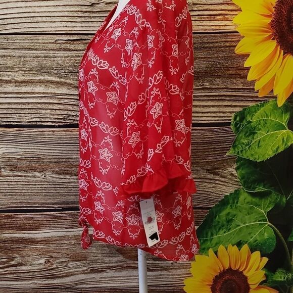 Signature studio red/white mid Sleeve  blouse  NWT - Picture 3 of 4